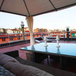 https://luxury-top-floor-apartment-with-an-amazing-view.it-tuscanyhotel.com